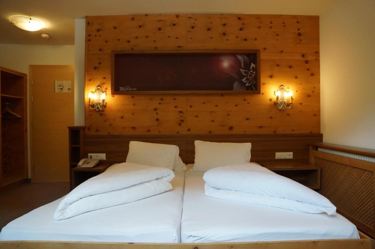 Hotel Alpina Ischgl Exteriör bild