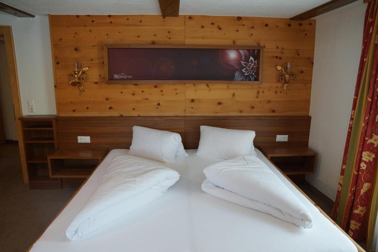 Hotel Alpina Ischgl Exteriör bild