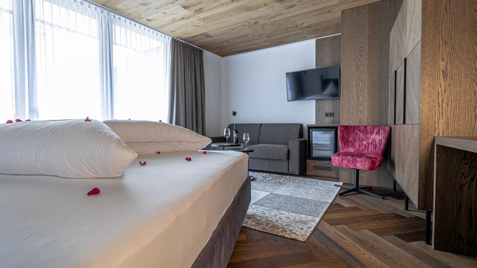 Hotel Alpina Ischgl Exteriör bild