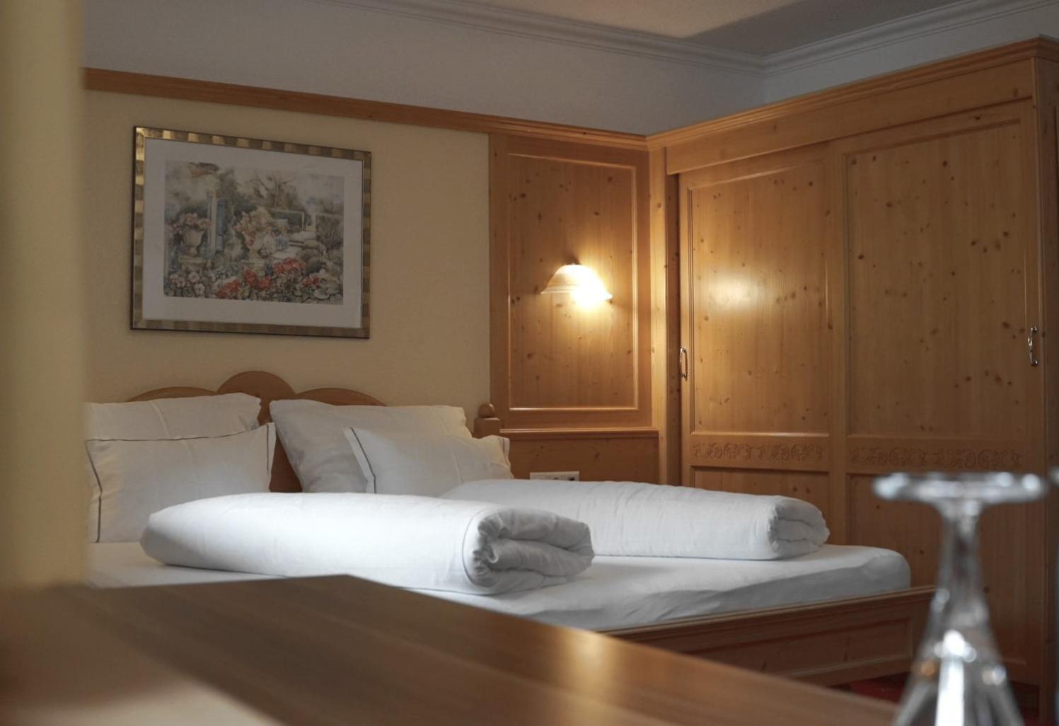 Hotel Alpina Ischgl Exteriör bild